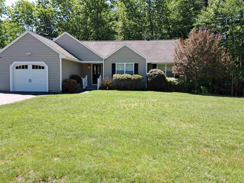 Photo of 4 Sterling Way, Hudson, NH 03051 (MLS # 5097638)