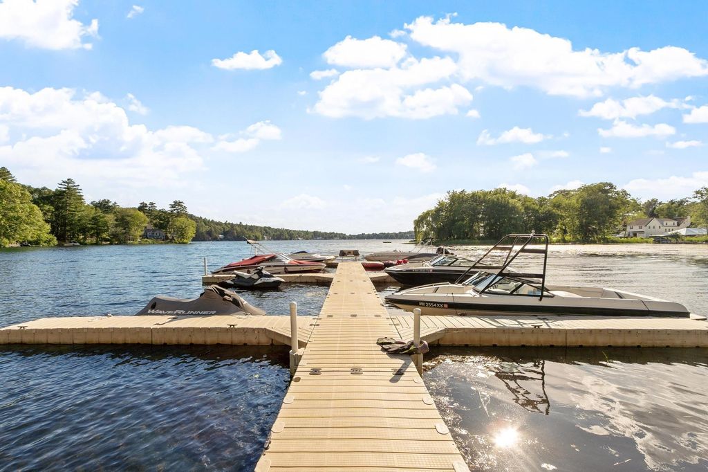 Photo of 7 Beach Road, Hampstead, NH 03841 (MLS # 5096673)