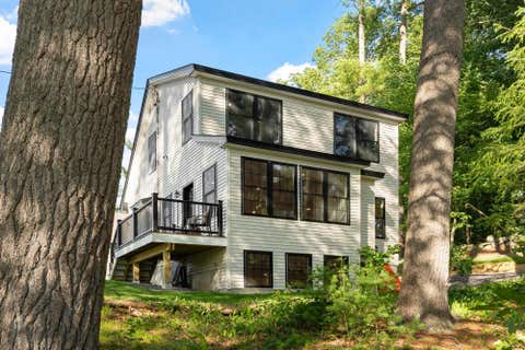 Photo of 7 Beach Road, Hampstead, NH 03841 (MLS # 5096673)