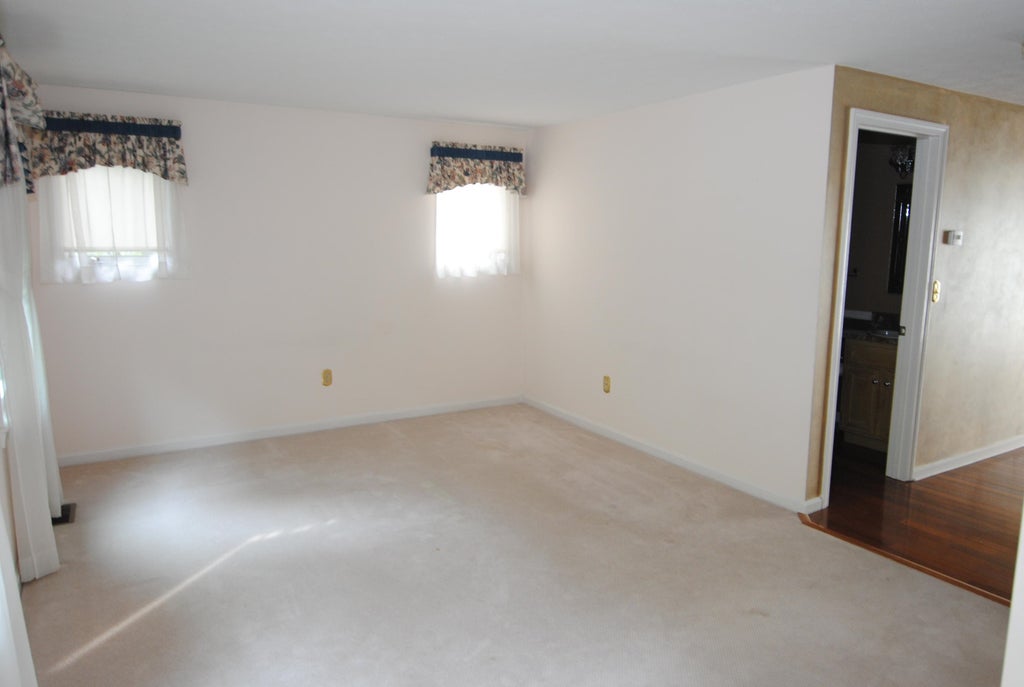 Photo of 36 Highbridge Hill Road, Nashua, NH 03063 (MLS # 5105717)