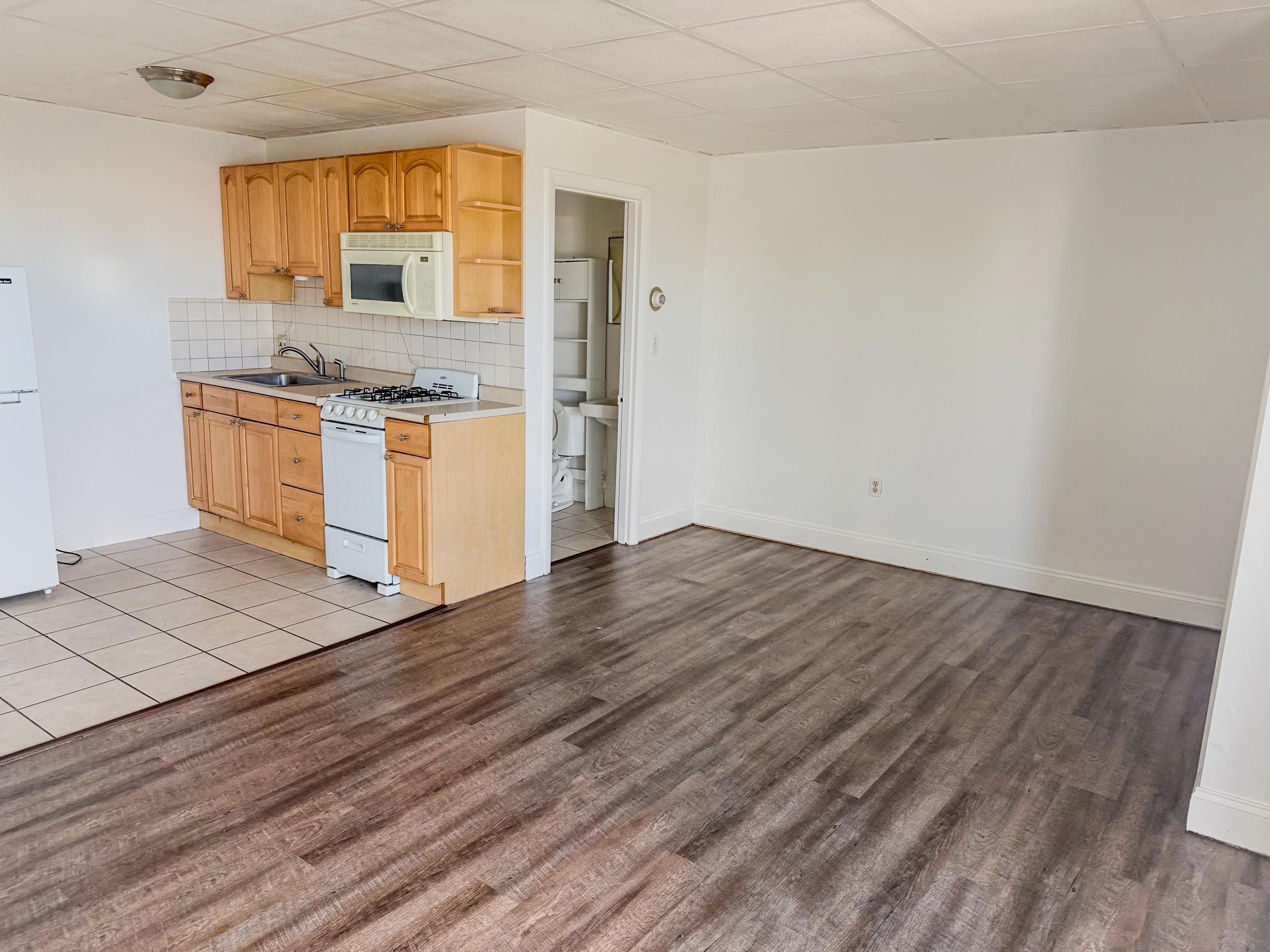 933 Ocean Boulevard 7