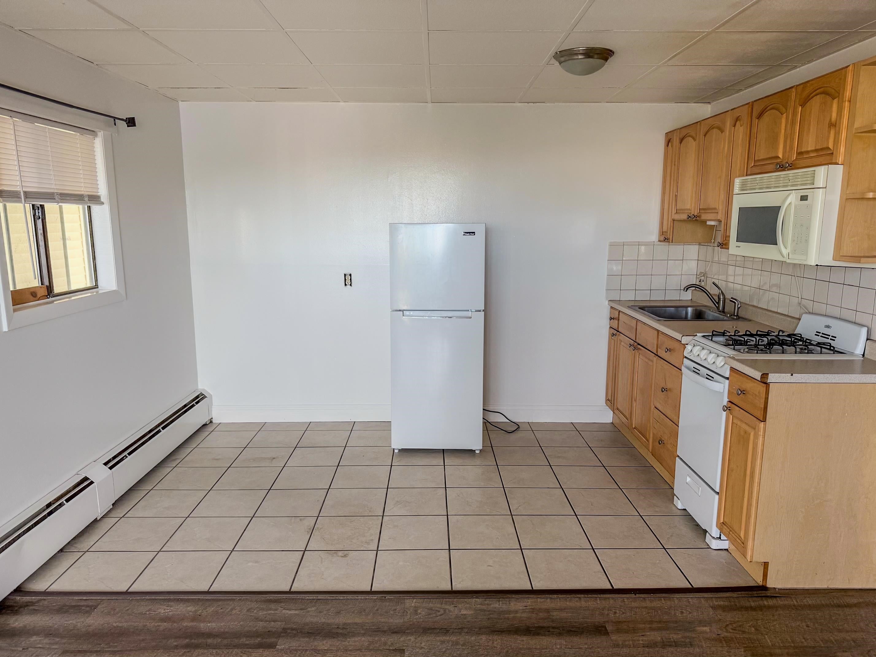 933 Ocean Boulevard 7