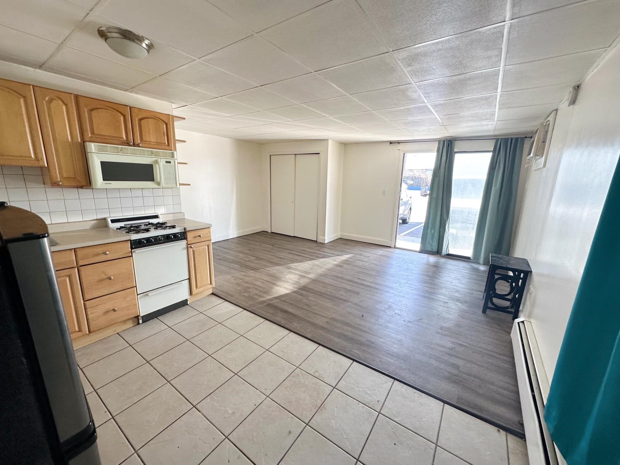 933 Ocean Boulevard 7