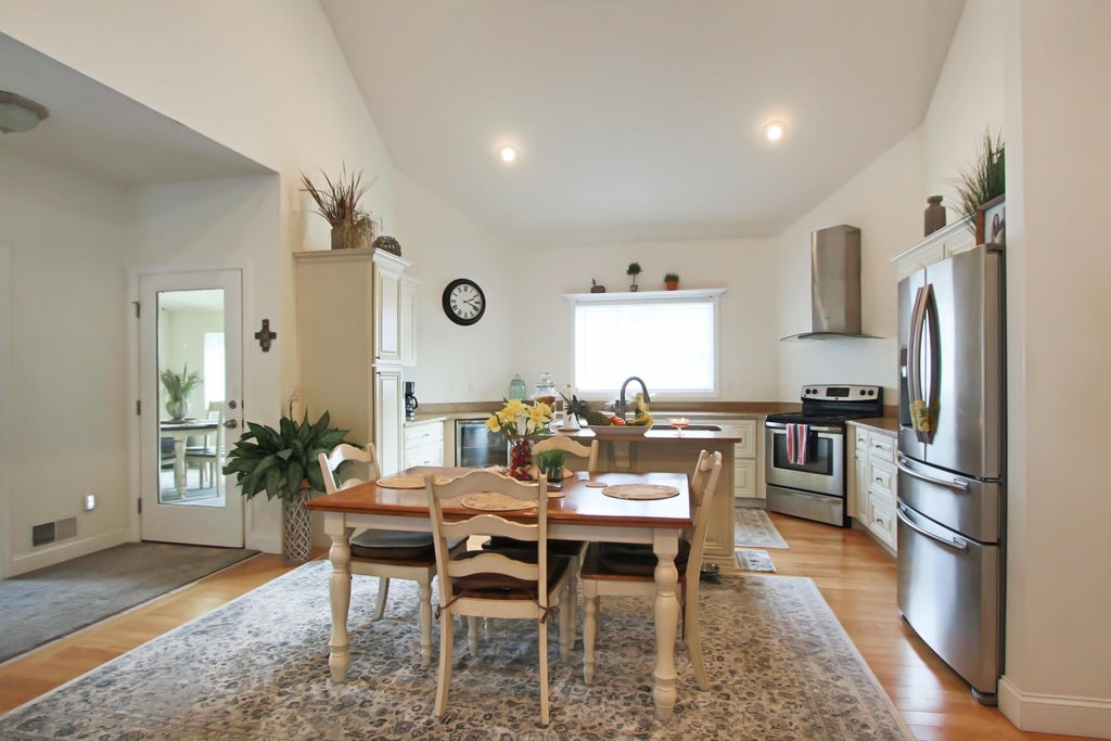 Photo of 186 Kinsley Street, Nashua, NH 03060 (MLS # 5111540)