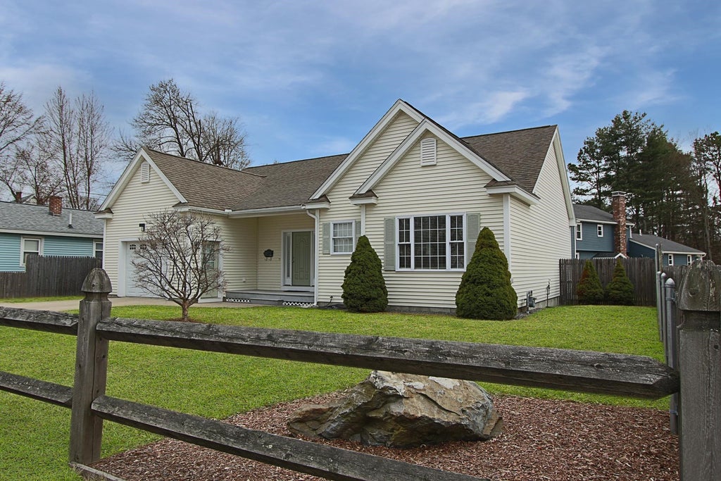 Photo of 186 Kinsley Street, Nashua, NH 03060 (MLS # 5111540)
