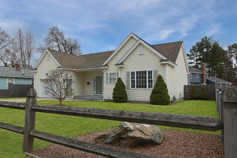 Photo of 186 Kinsley Street, Nashua, NH 03060 (MLS # 5111540)