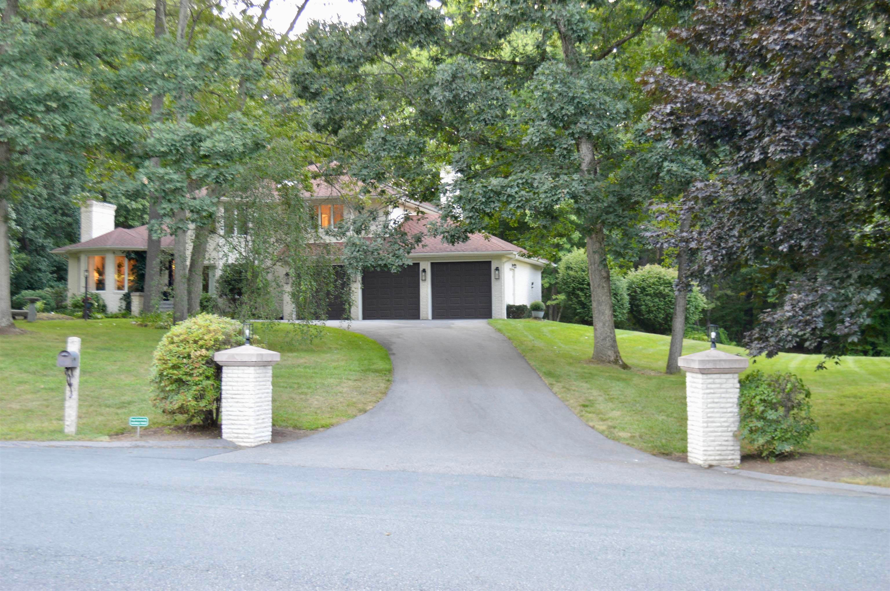 16 Fox Run Lane