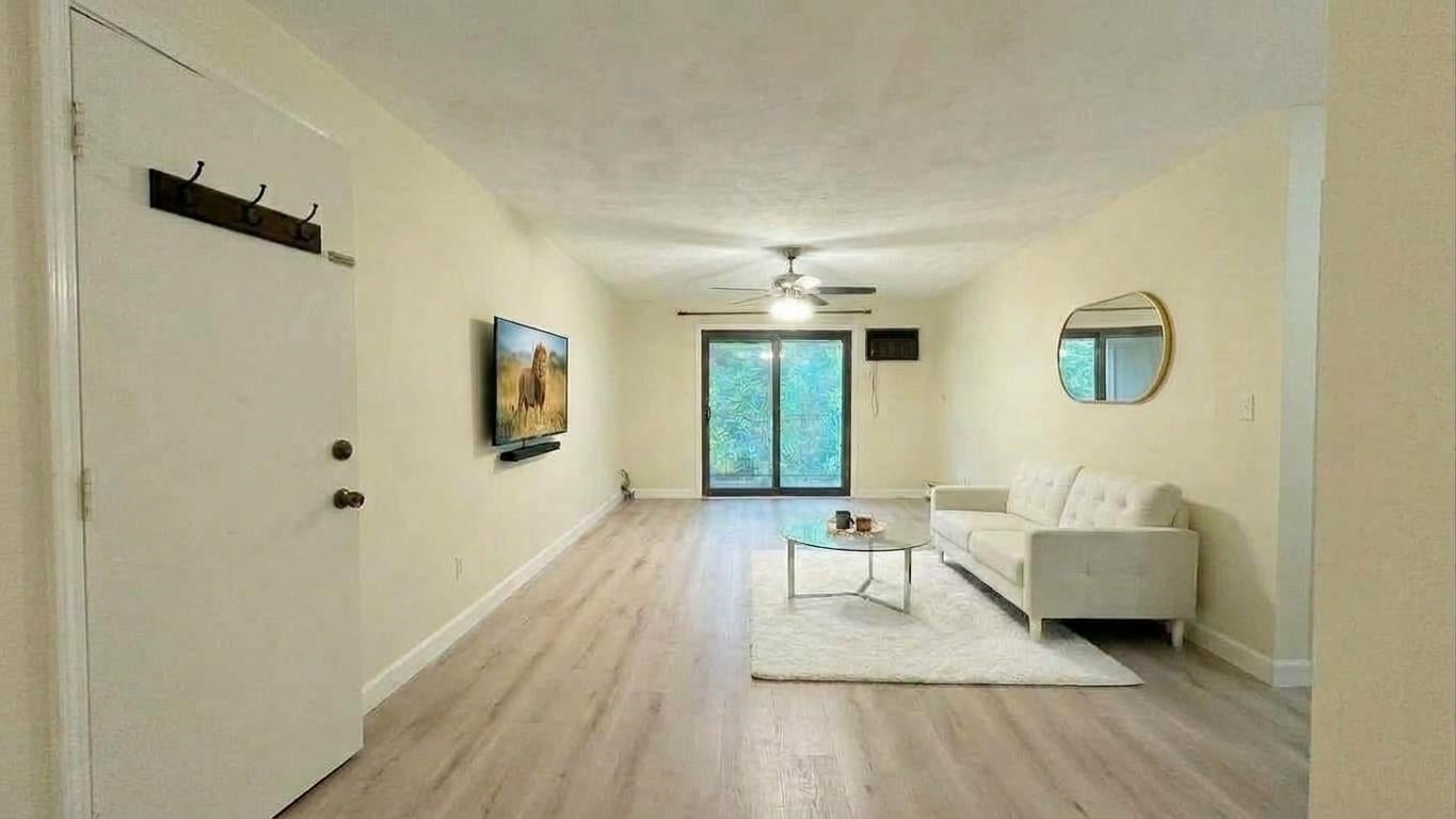 12 Strawberry Bank Road 11