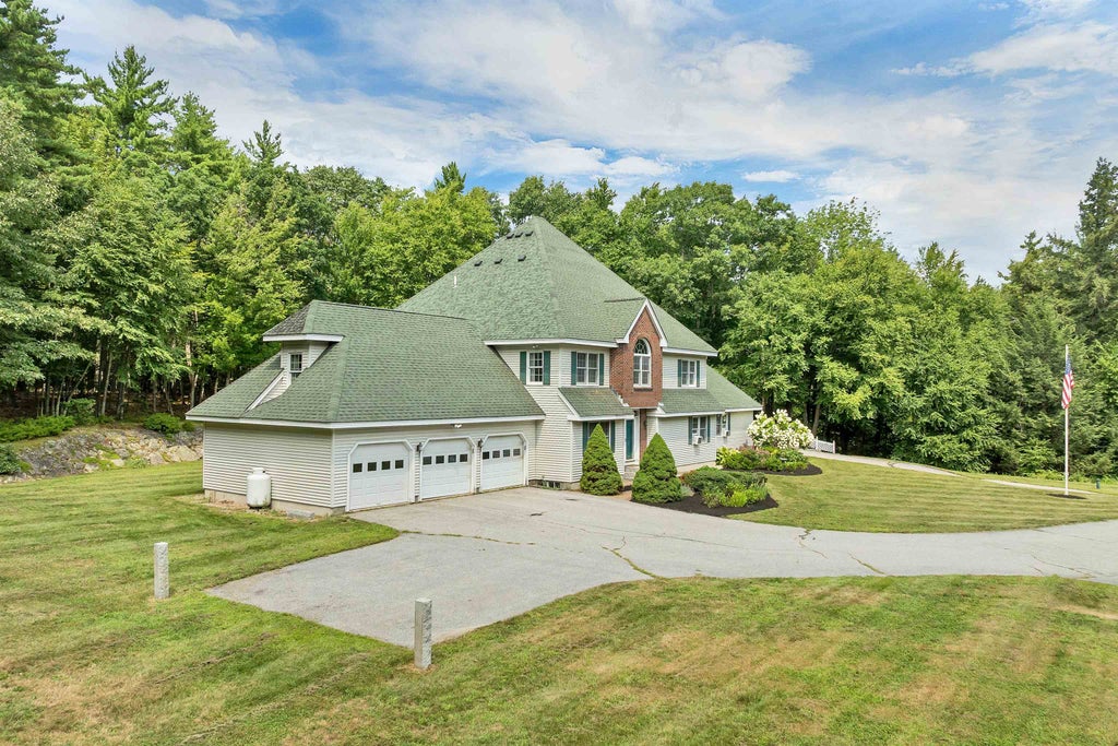 Photo of 8 Wilson Meadow Road, Bow, NH 03304 (MLS # 5114597)