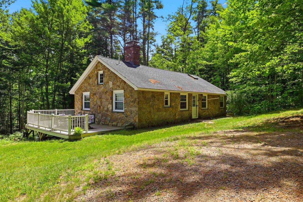 Photo of 67111415 Camp Anawan Road, Meredith, NH 03253 (MLS # 5108414)