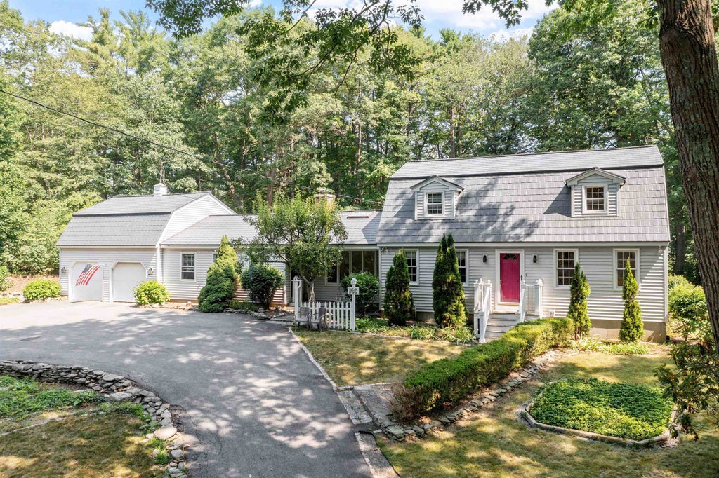 Photo of 140 Pioneer Road, Rye, NH 03870 (MLS # 5102484)