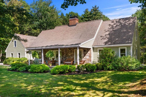 Photo of 16 Gifford Farm Road, Stratham, NH 03885 (MLS # 5110375)