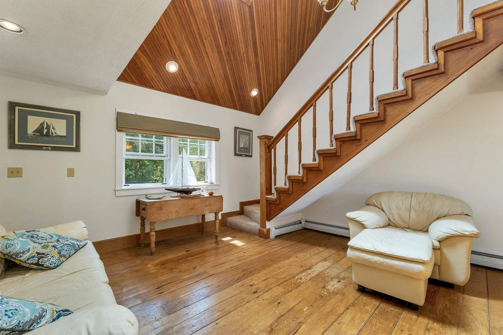 Photo of 470 Banfield Road, Portsmouth, NH 03801 (MLS # 5104484)