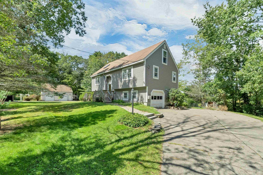 Photo of 470 Banfield Road, Portsmouth, NH 03801 (MLS # 5104484)