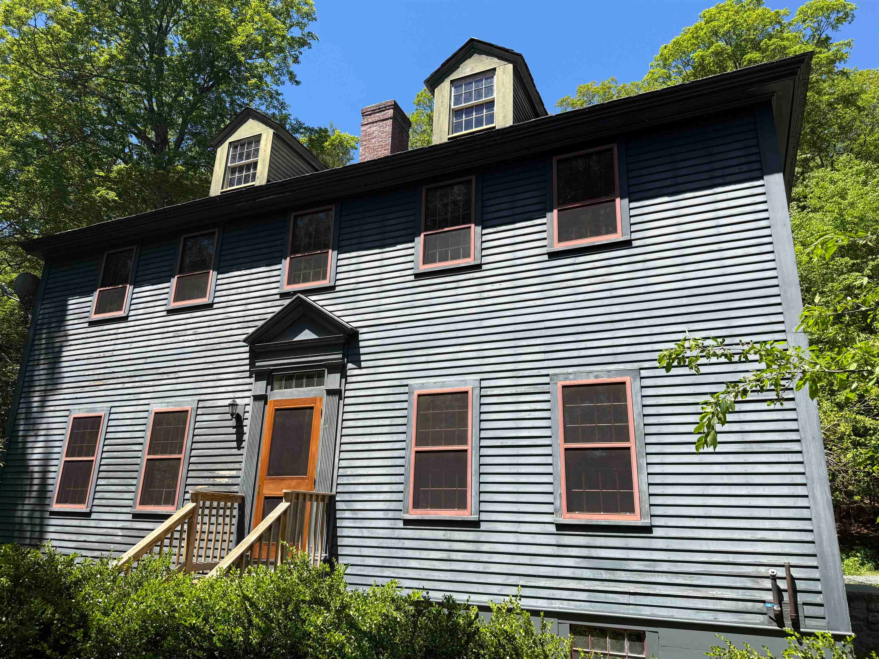 800 Hubbard Hill