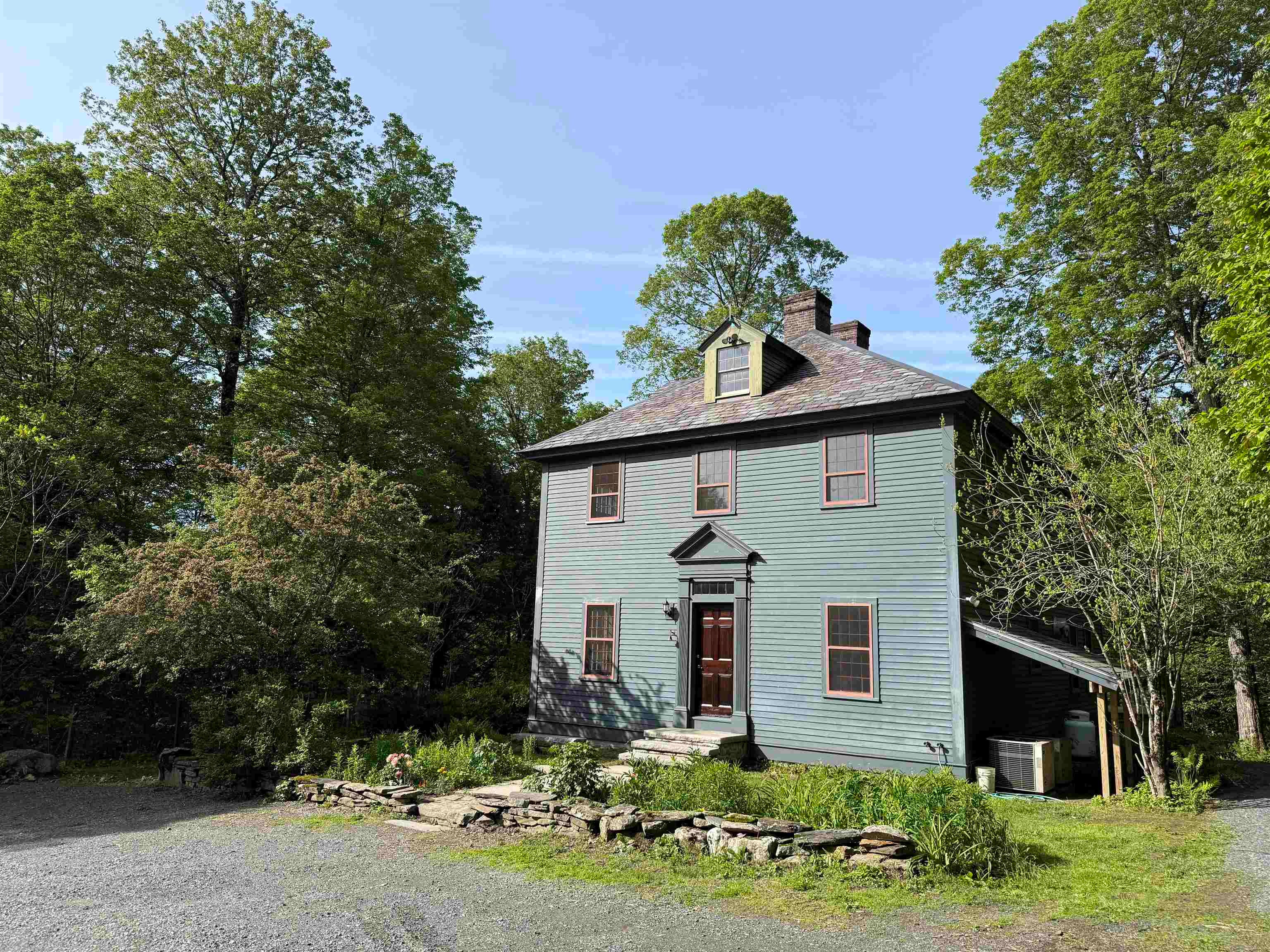 800 Hubbard Hill