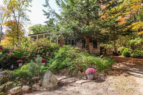 Photo of 109 Duck Pond Lane, Warner, NH 03278 (MLS # 5114525)