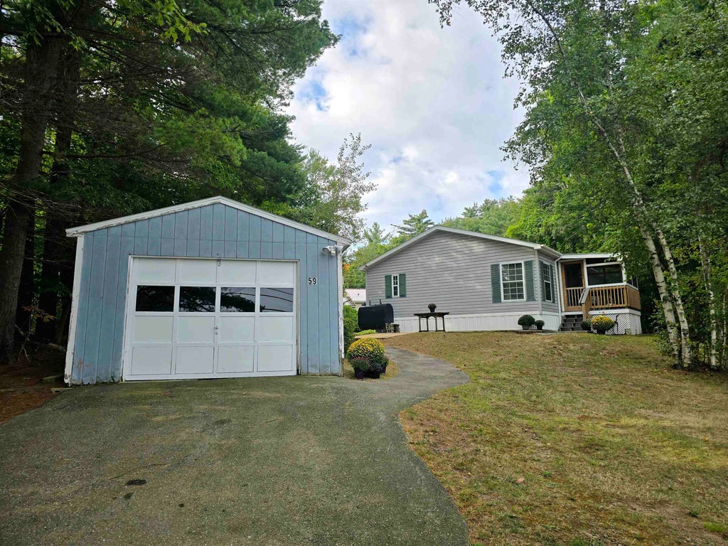 Photo of 59 Annis Drive, Gilford, NH 03249 (MLS # 5107110)