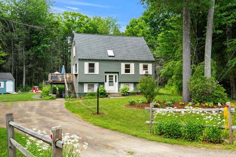 Photo of 19 Lincoln Drive, Nottingham, NH 03290 (MLS # 5099686)