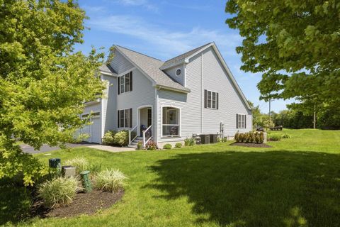 Photo of 7 Blossom Lane #45, Stratham, NH 03885 (MLS # 5091970)