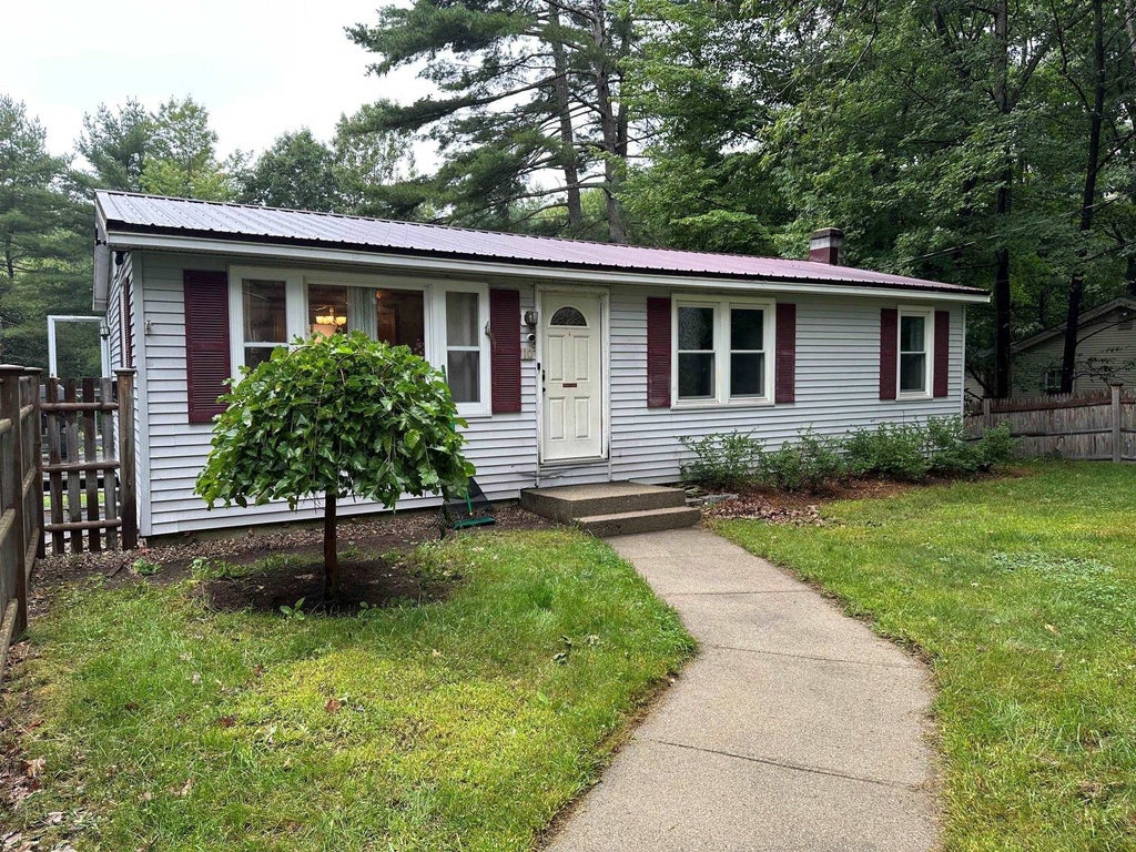 Photo of 10 Contoocook Avenue, Jaffrey, NH 03452 (MLS # 5107906)