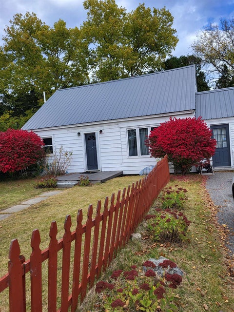 Photo of 4 Markar Street, Nashua, NH 03060 (MLS # 5113432)