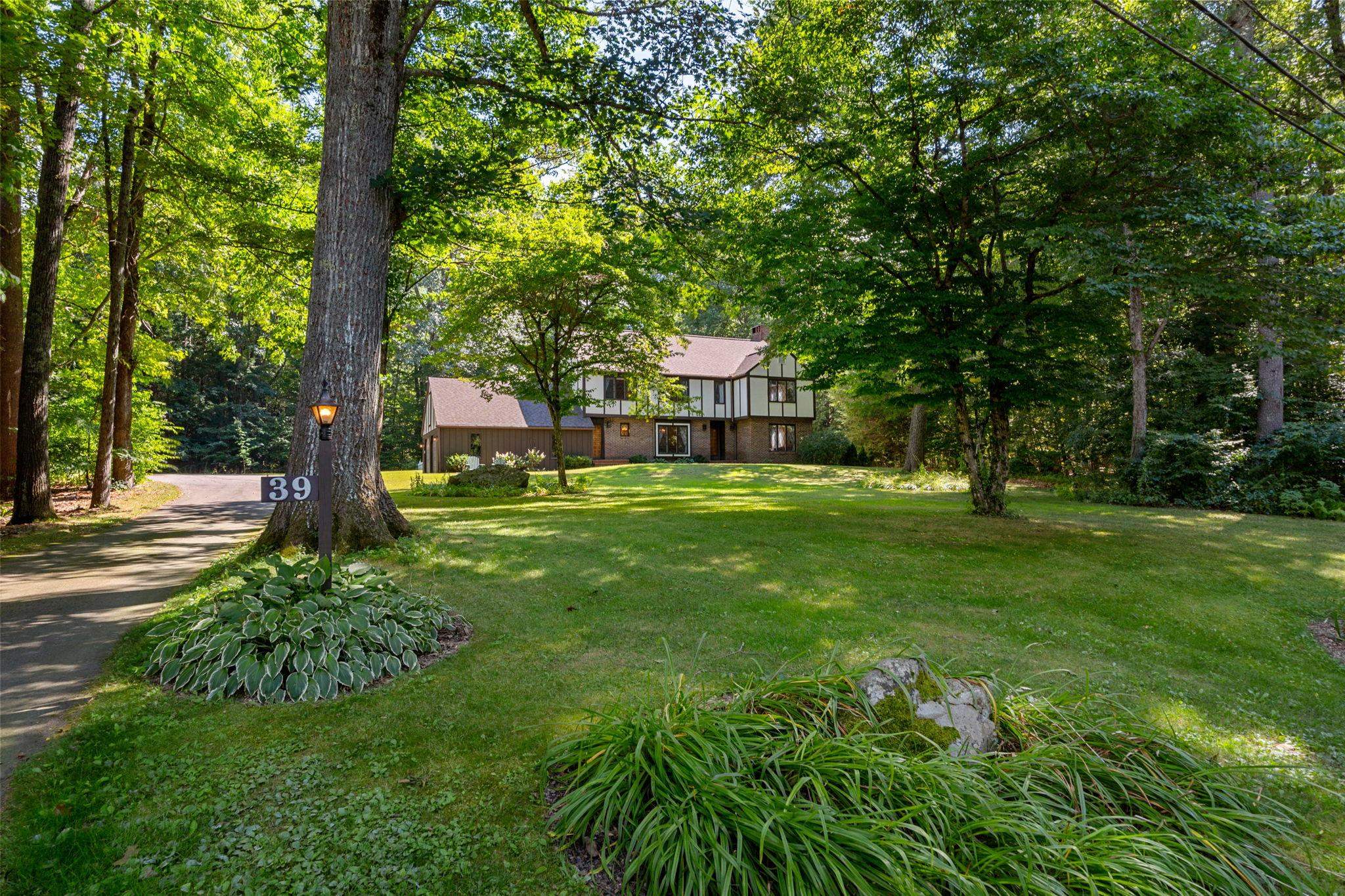 39 Ashbrook Drive