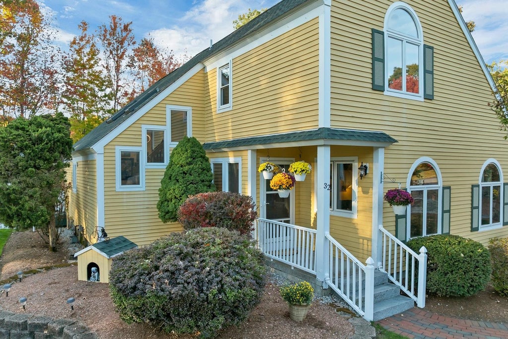 Photo of 32 Lindsay Road, Hooksett, NH 03106 (MLS # 5114973)