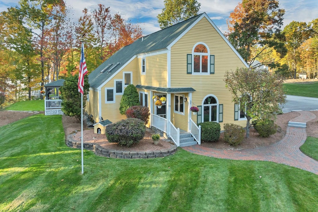 Photo of 32 Lindsay Road, Hooksett, NH 03106 (MLS # 5114973)