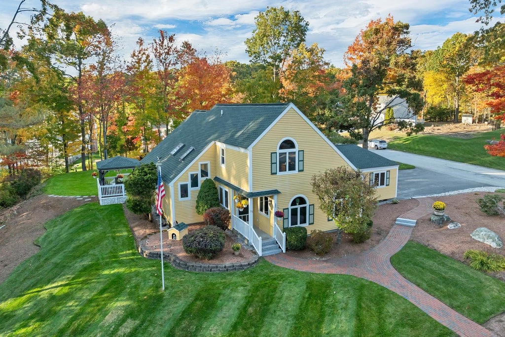 Photo of 32 Lindsay Road, Hooksett, NH 03106 (MLS # 5114973)
