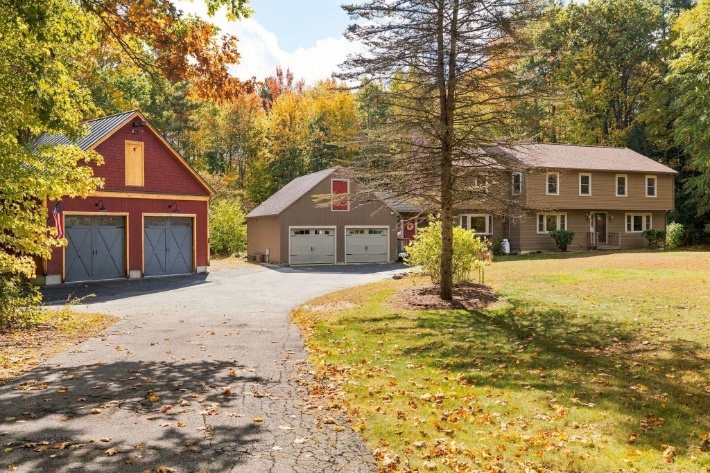 Photo of 6 North Woods Road, Dunbarton, NH 03046 (MLS # 5107879)