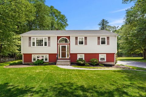 Photo of 9 Quaker Street, Newton, NH 03858 (MLS # 5095070)