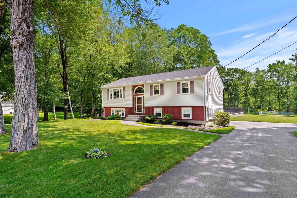 Photo of 9 Quaker Street, Newton, NH 03858 (MLS # 5095070)