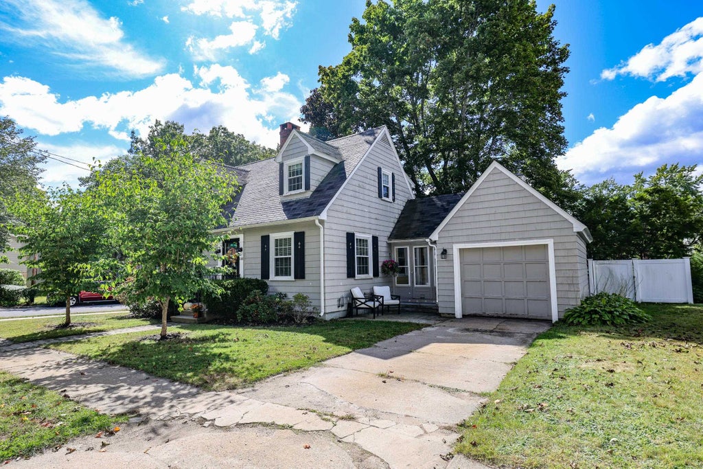 Photo of 1138 Hall Street, Manchester, NH 03104 (MLS # 5113255)