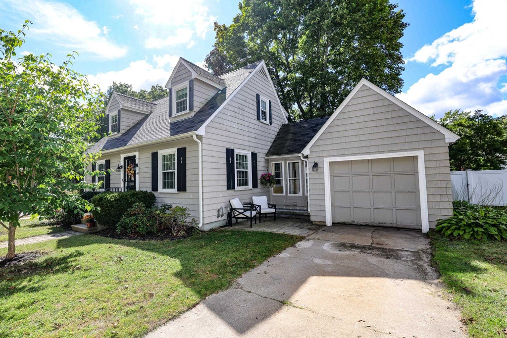 Photo of 1138 Hall Street, Manchester, NH 03104 (MLS # 5113255)