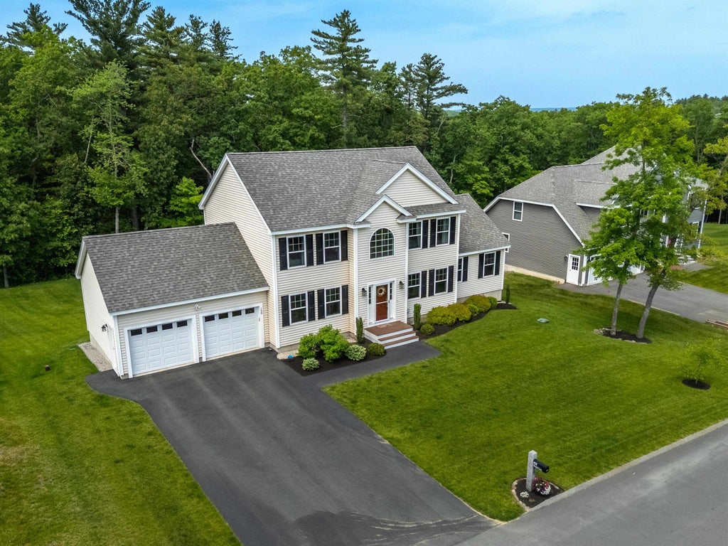 Photo of 158 Standish Lane, Hudson, NH 03051 (MLS # 5090905)