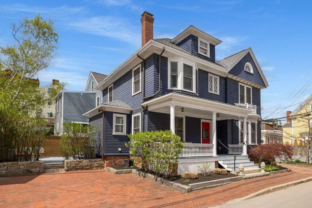 Photo of 115 Court Street, Portsmouth, NH 03801 (MLS # 5100287)