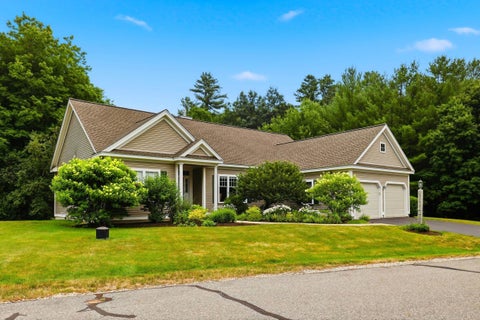 Photo of 17 Hancock Drive, Bedford, NH 03110 (MLS # 5101451)