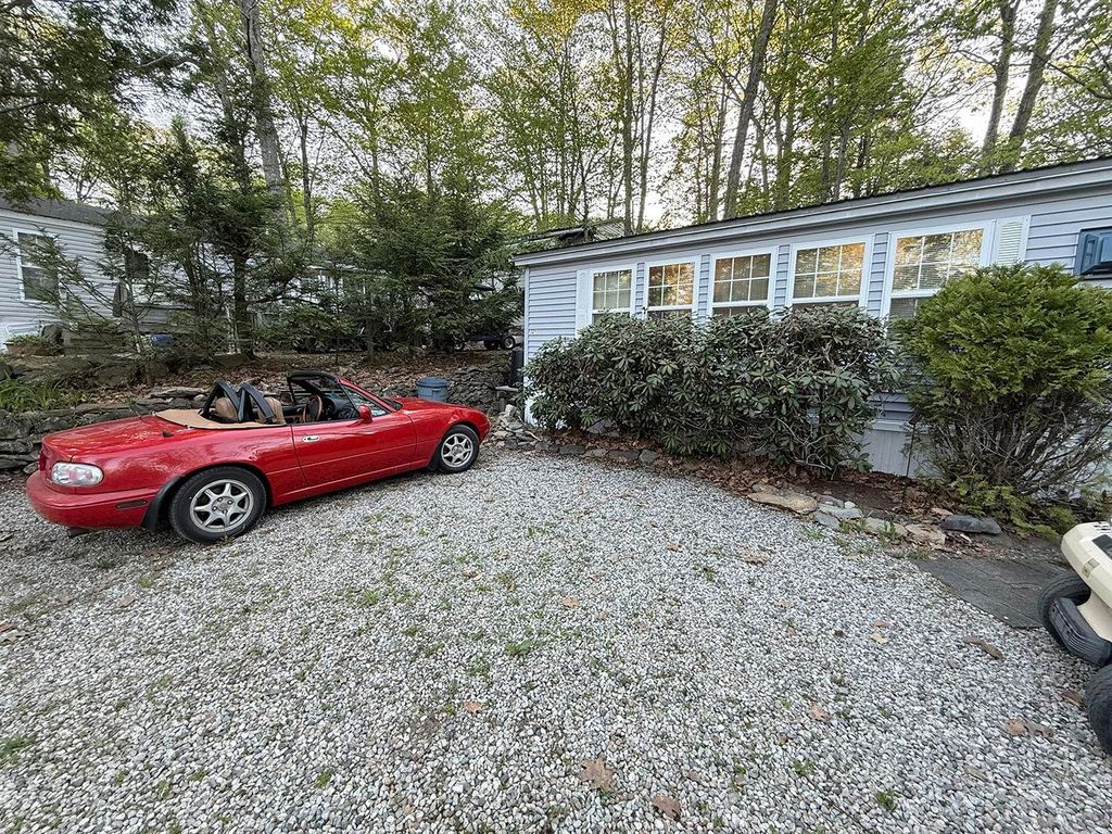 Photo of 321 Yona Drive, Rochester, NH 03839 (MLS # 5090350)