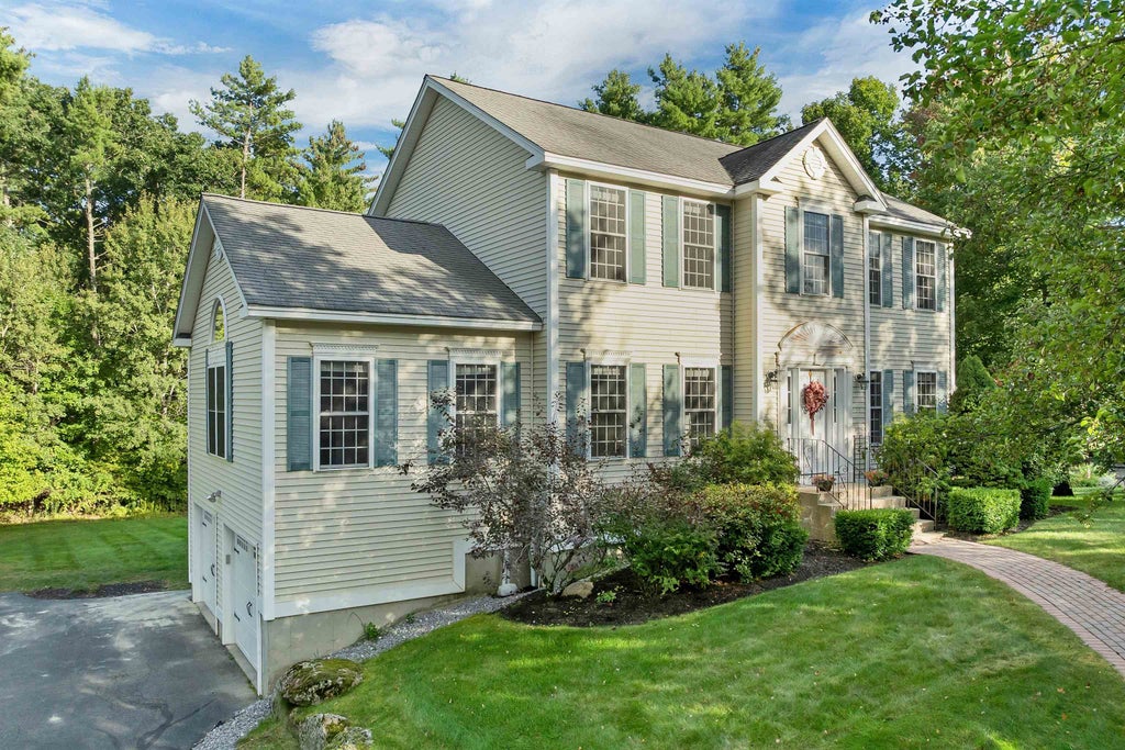 Photo of 50 Tumble Road, Bedford, NH 03110 (MLS # 5111387)