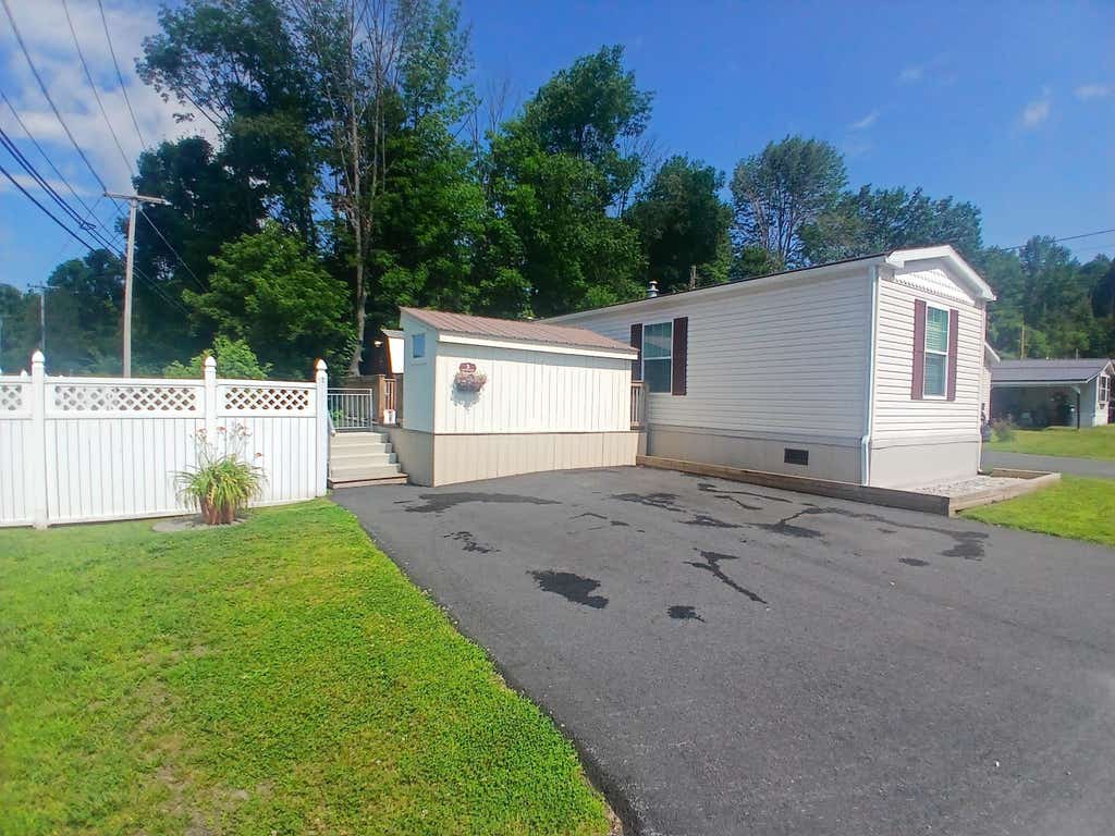 Photo of 3 Daniels Drive, Enfield, NH 03748 (MLS # 5097885)