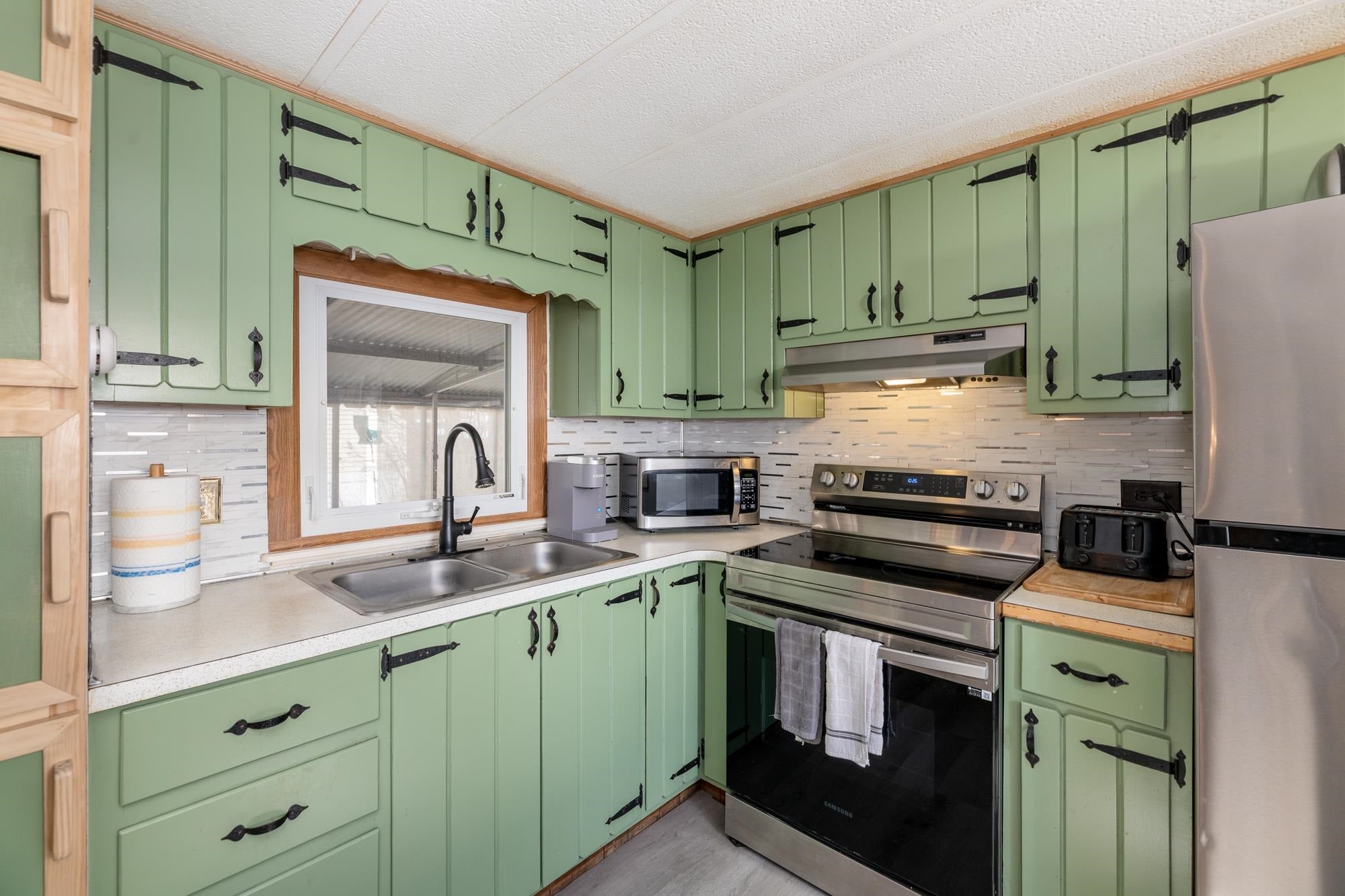 303 Old Lake Shore Road A13