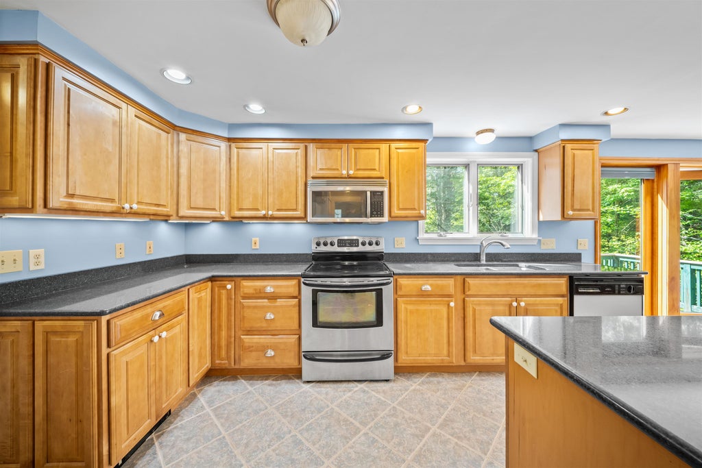 Photo of 18 Garrison Lane, Madbury, NH 03823 (MLS # 5107604)