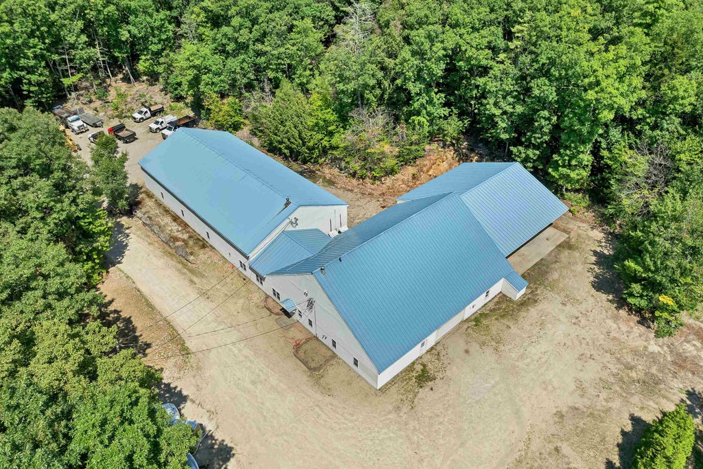 Photo of 147 Middle Road, Tuftonboro, NH 03816 (MLS # 5106005)