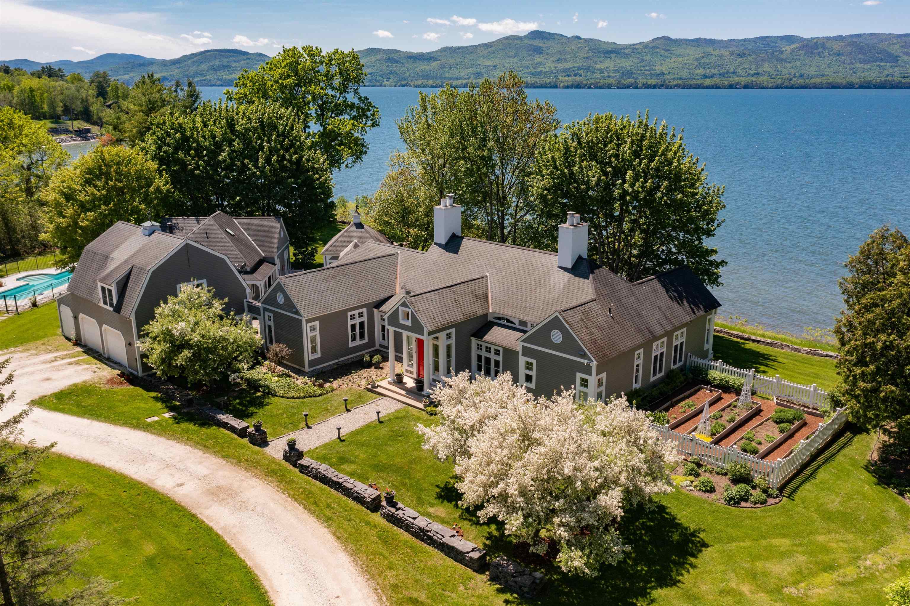 1462 Lake Road