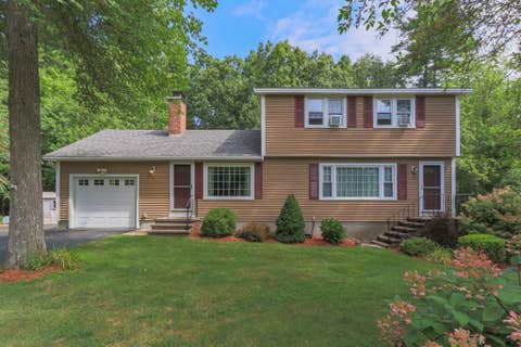 Photo of 8 Lantern Lane, Auburn, NH 03032 (MLS # 5106264)