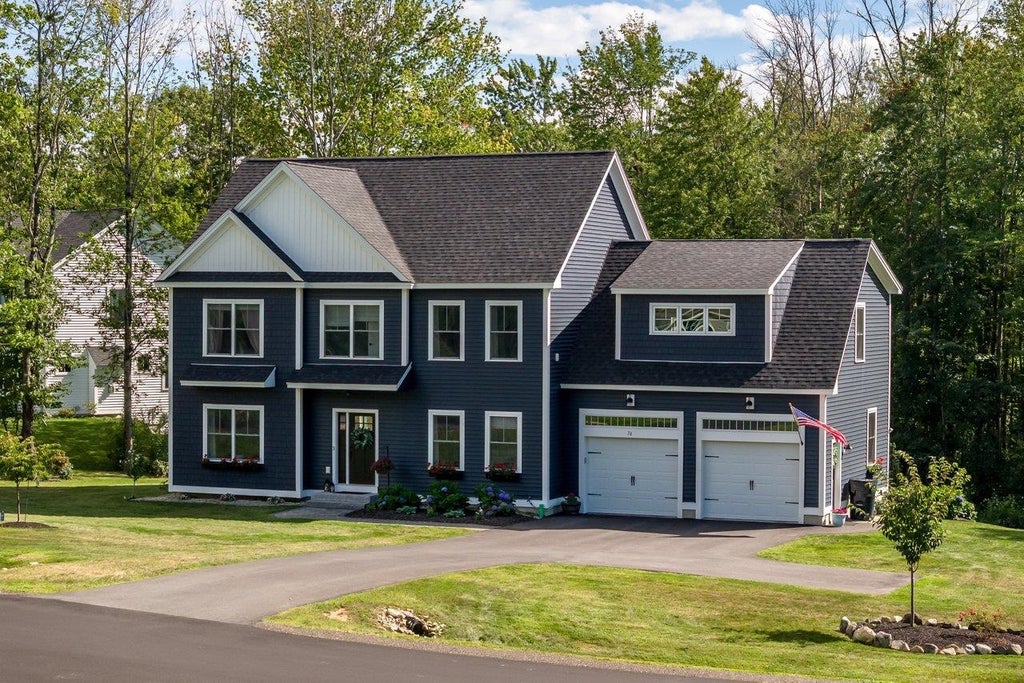 Photo of 76 Signature Drive, Barrington, NH 03825 (MLS # 5107028)