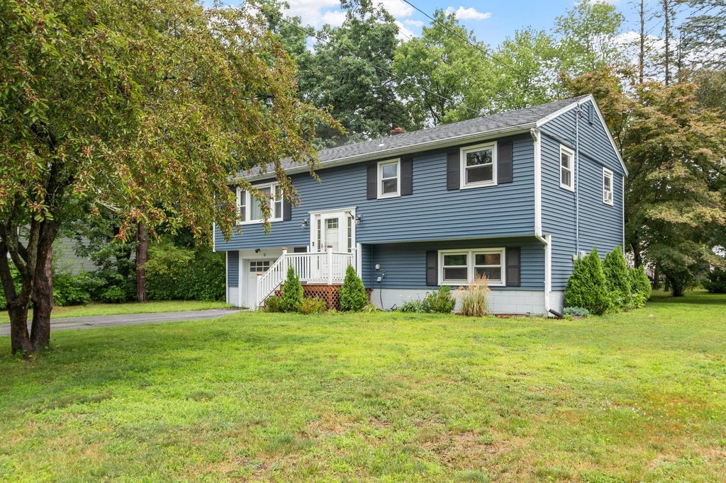 Photo of 18 Williams Street, Salem, NH 03079 (MLS # 5103154)