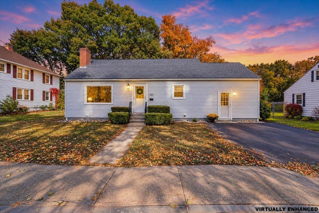Photo of 209 West Hollis Street, Nashua, NH 03060 (MLS # 5115236)