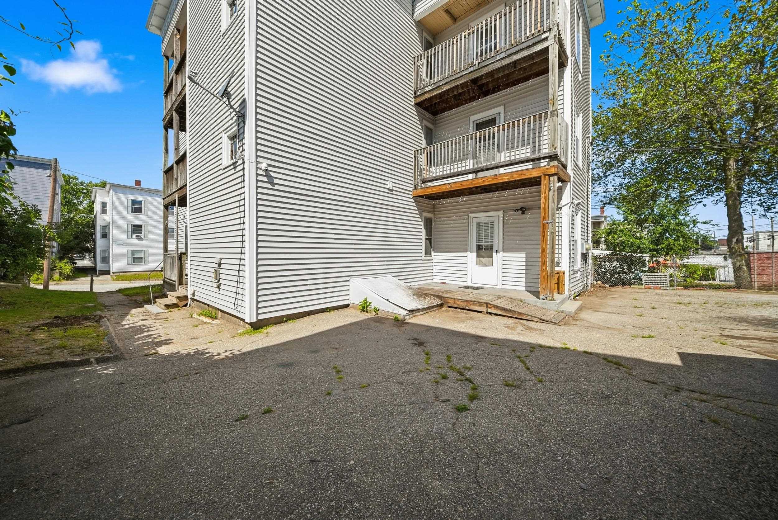 551 Montgomery Street
